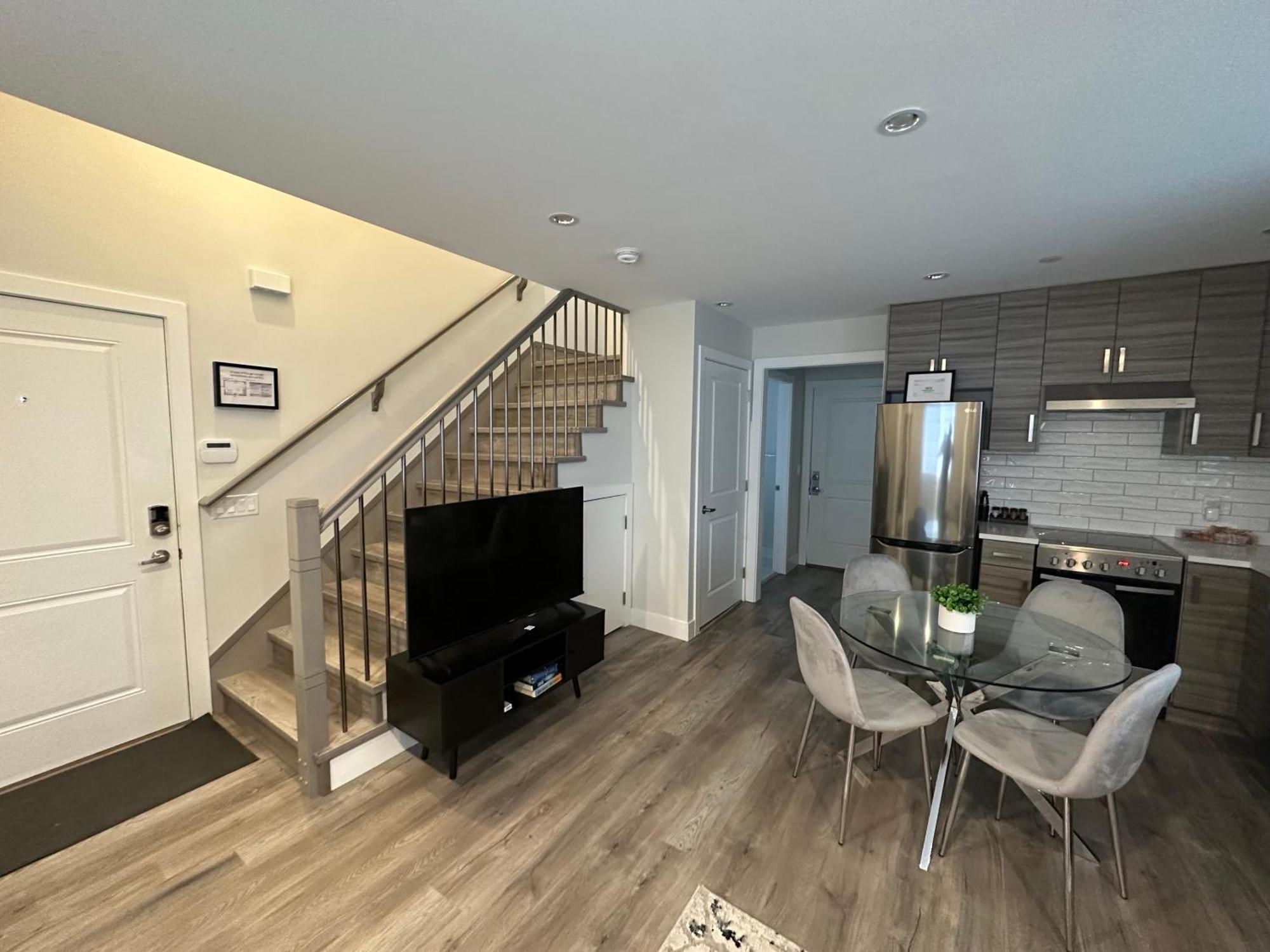 Bright And Cozy Modern Home In Vancouver - Central To Yvr-Downtown - Free Private Parking Luaran gambar
