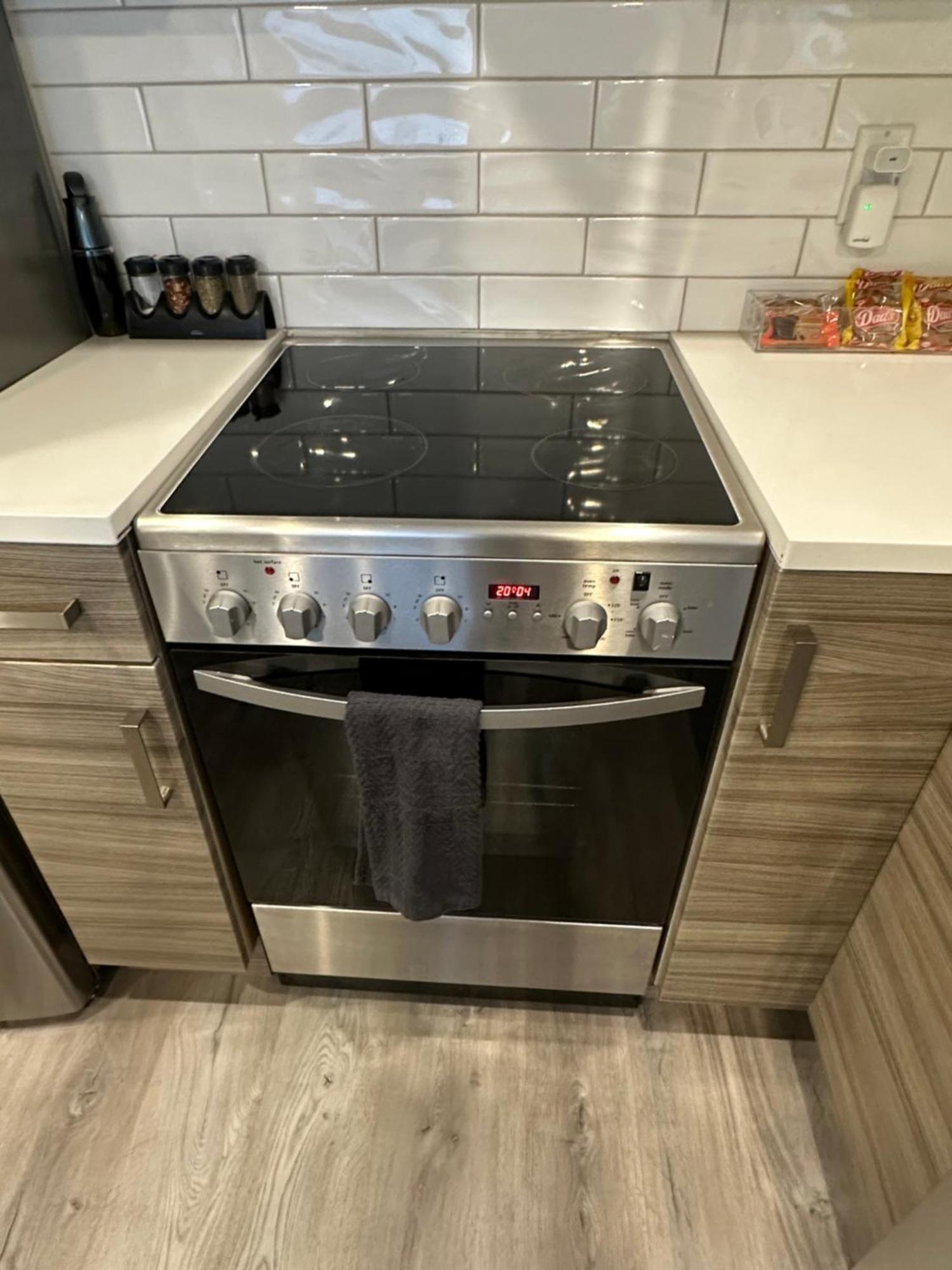 Bright And Cozy Modern Home In Vancouver - Central To Yvr-Downtown - Free Private Parking Luaran gambar
