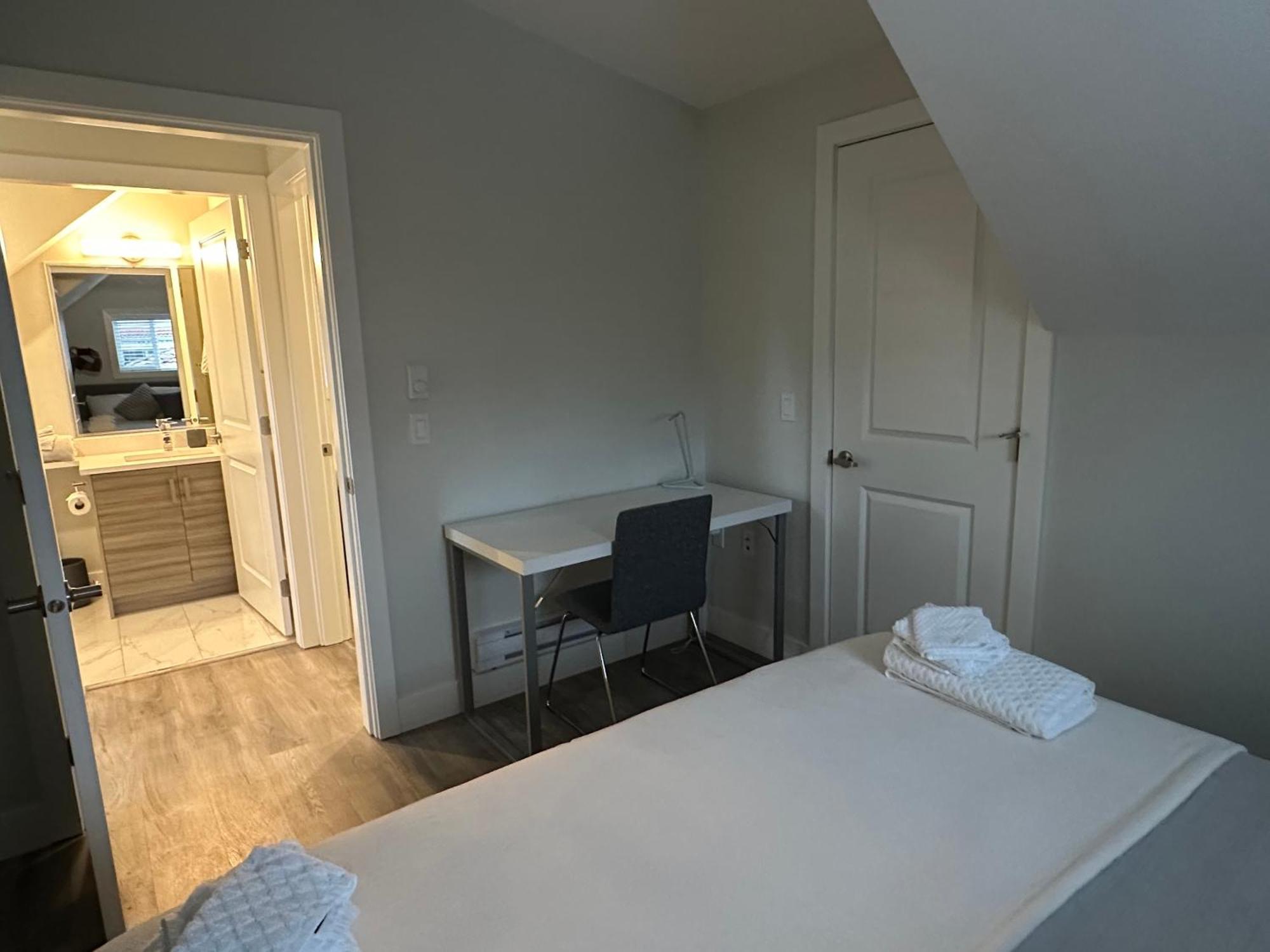 Bright And Cozy Modern Home In Vancouver - Central To Yvr-Downtown - Free Private Parking Luaran gambar
